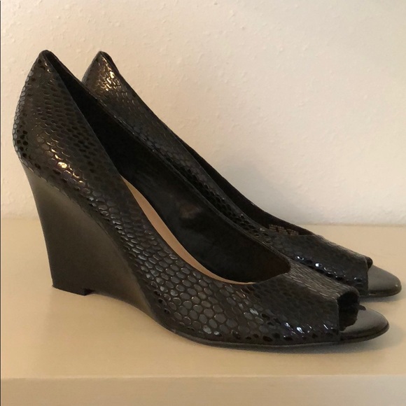 Snake Print Wedges - Picture 2 of 8